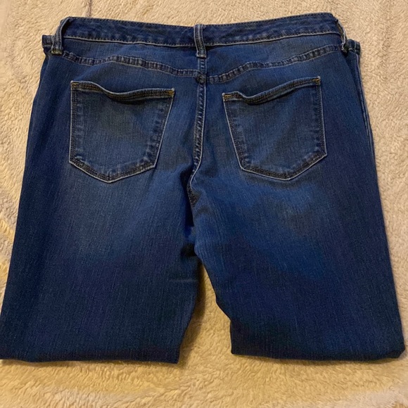 Dark wash mid rise universal thread jegging - Picture 2 of 3